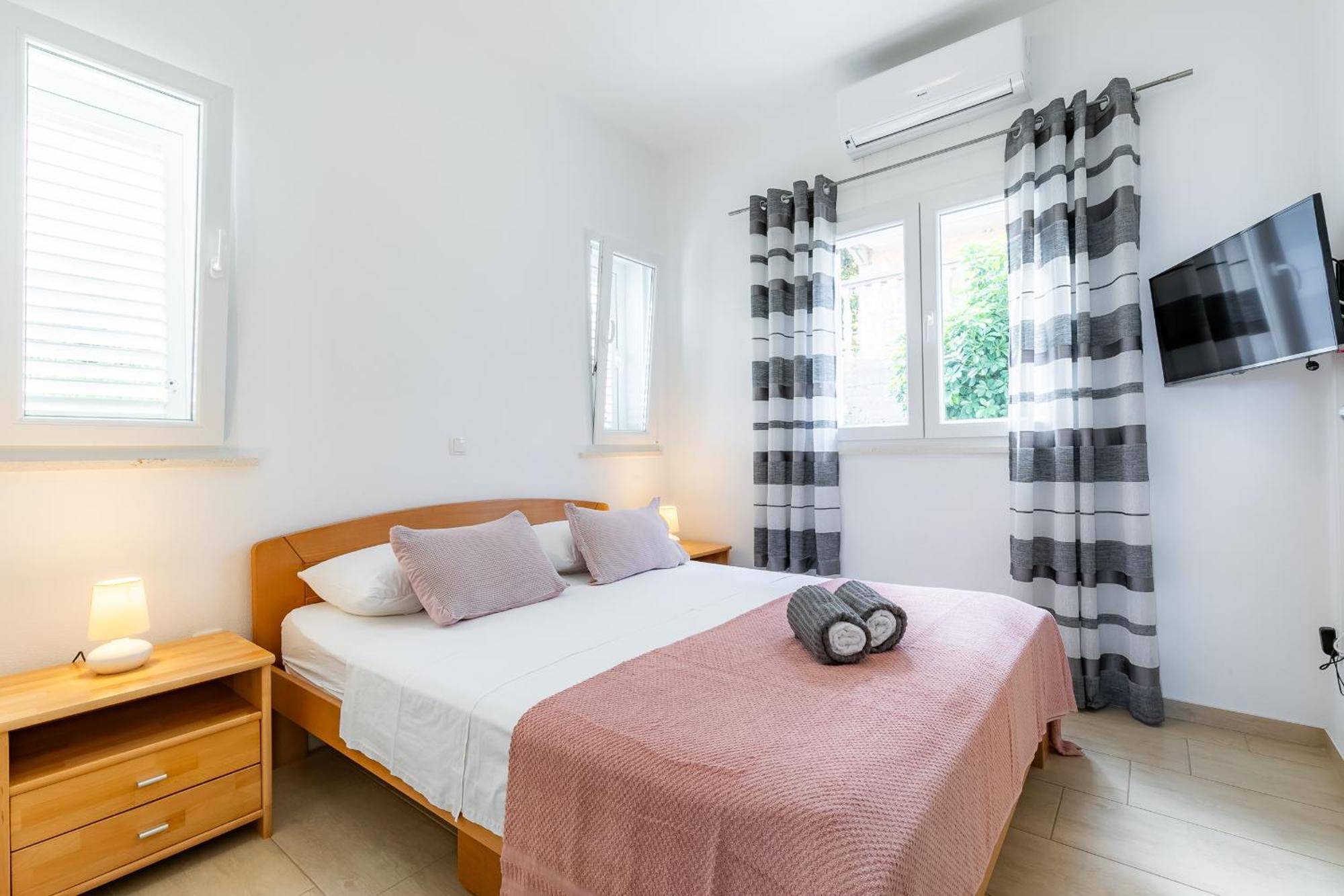 Holiday House Martinovic Prigradica Exterior photo